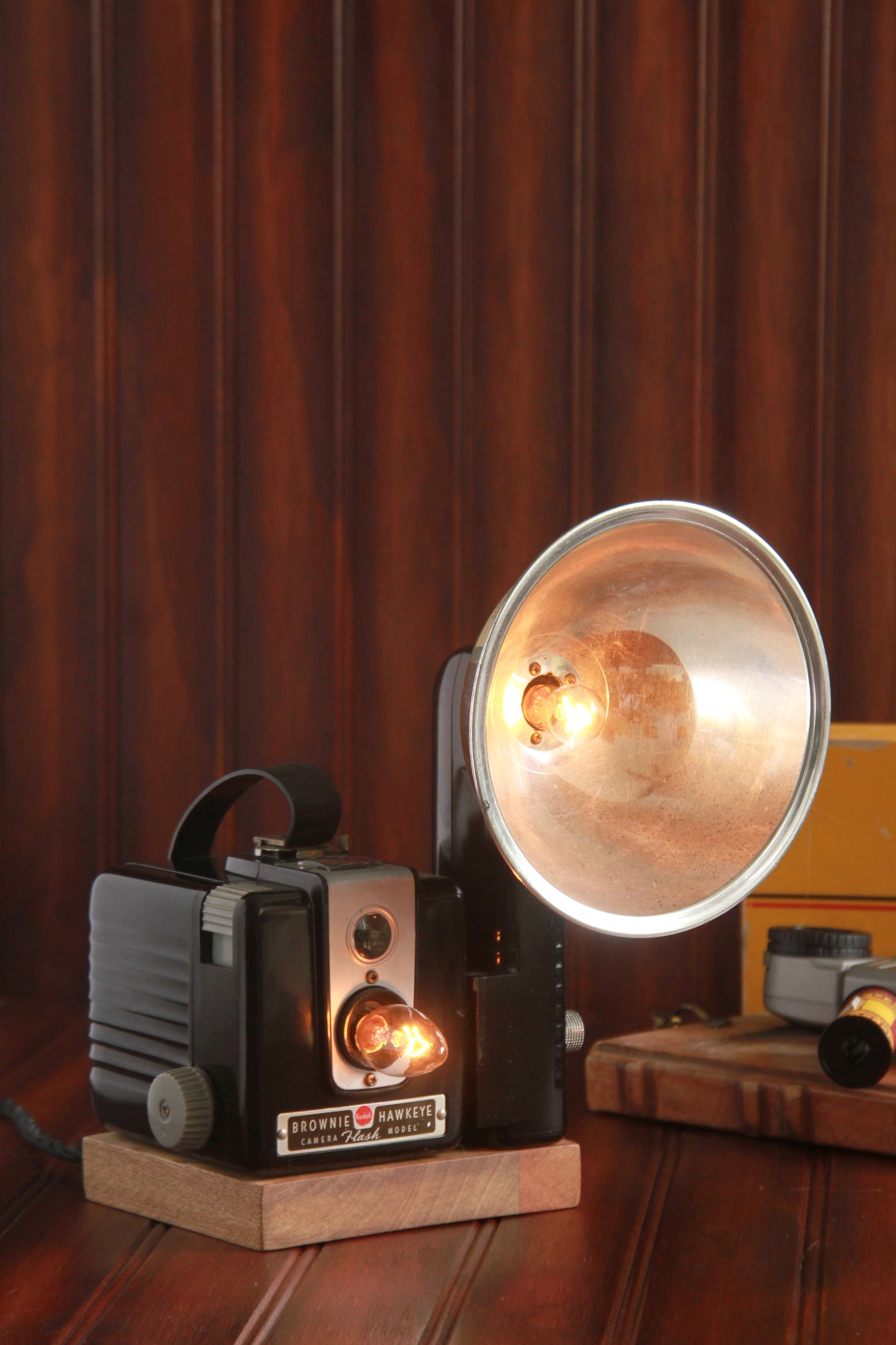 Brownie Hawkeye Camera Lamp