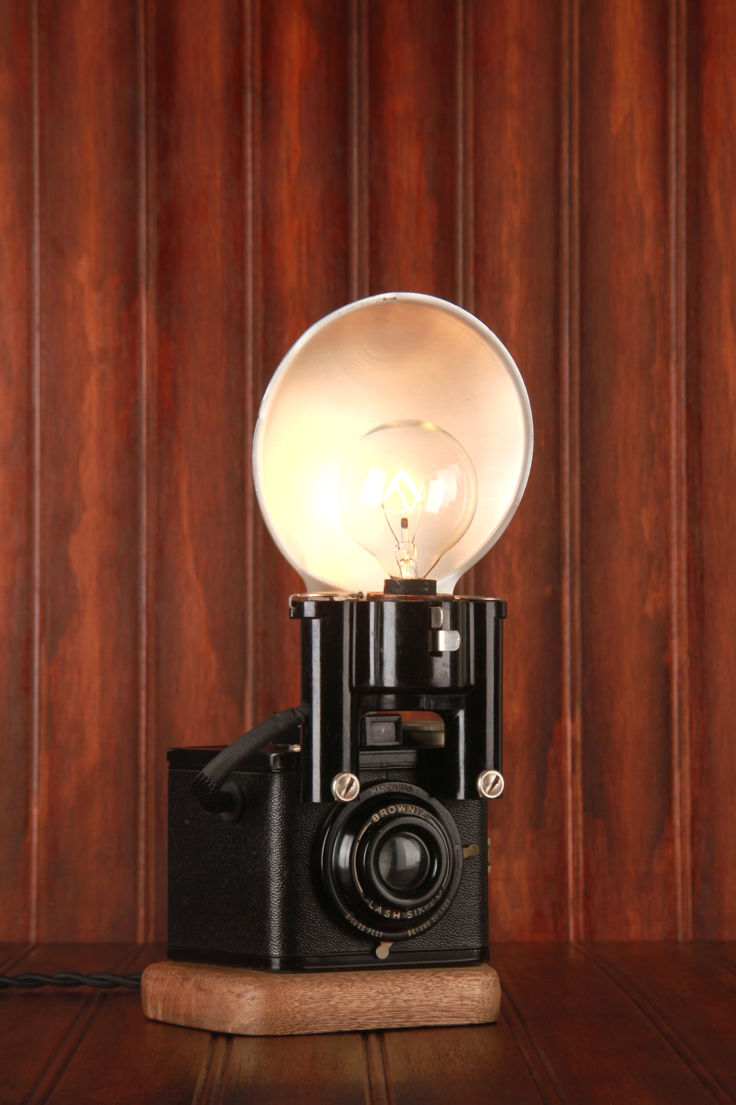 Brownie six 20 Camera Lamp