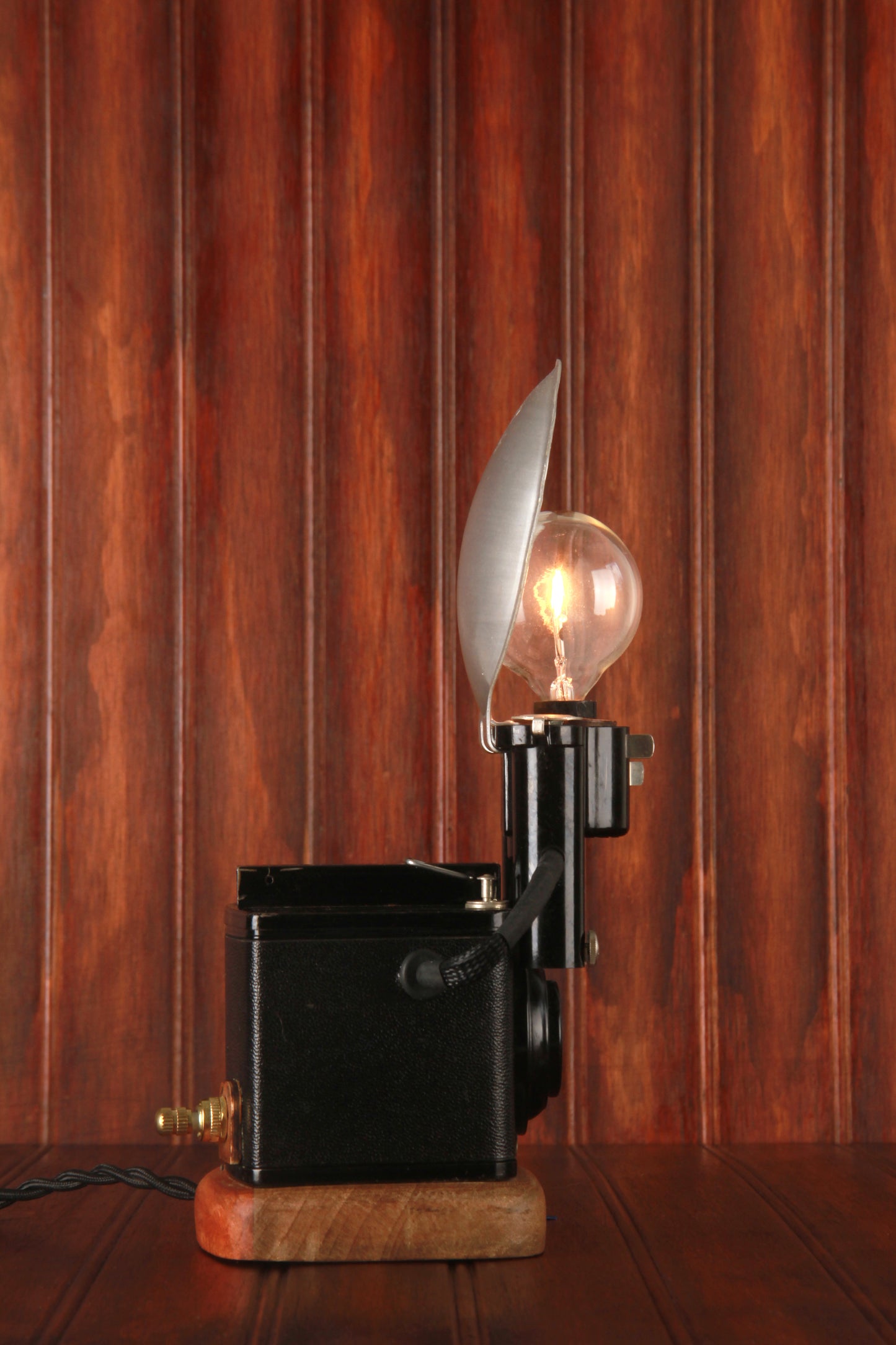 Brownie six 20 Camera Lamp