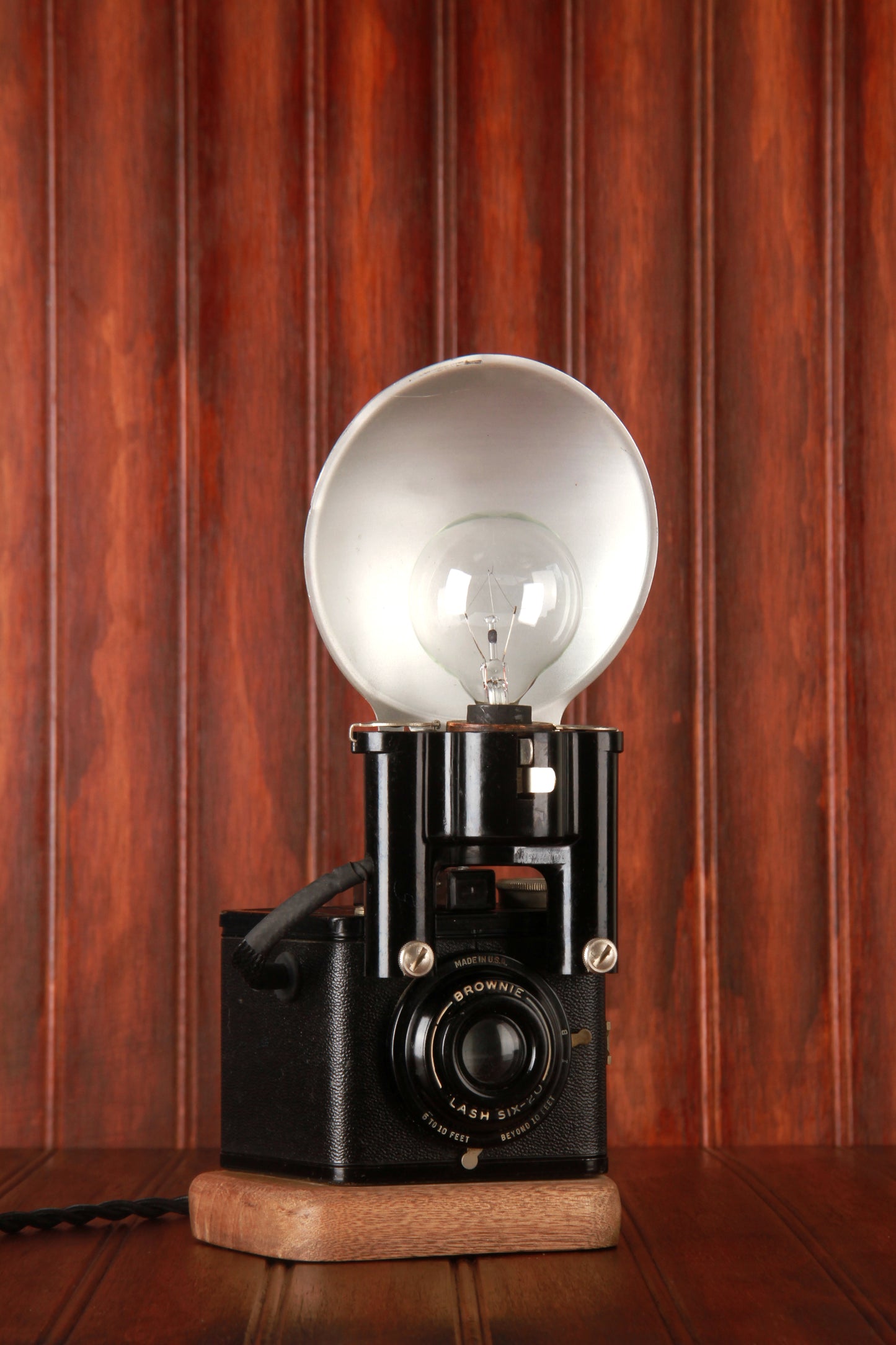 Brownie six 20 Camera Lamp