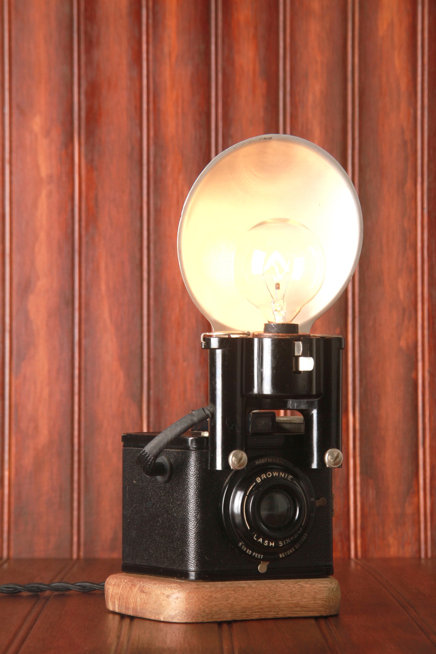 Brownie six 20 Camera Lamp
