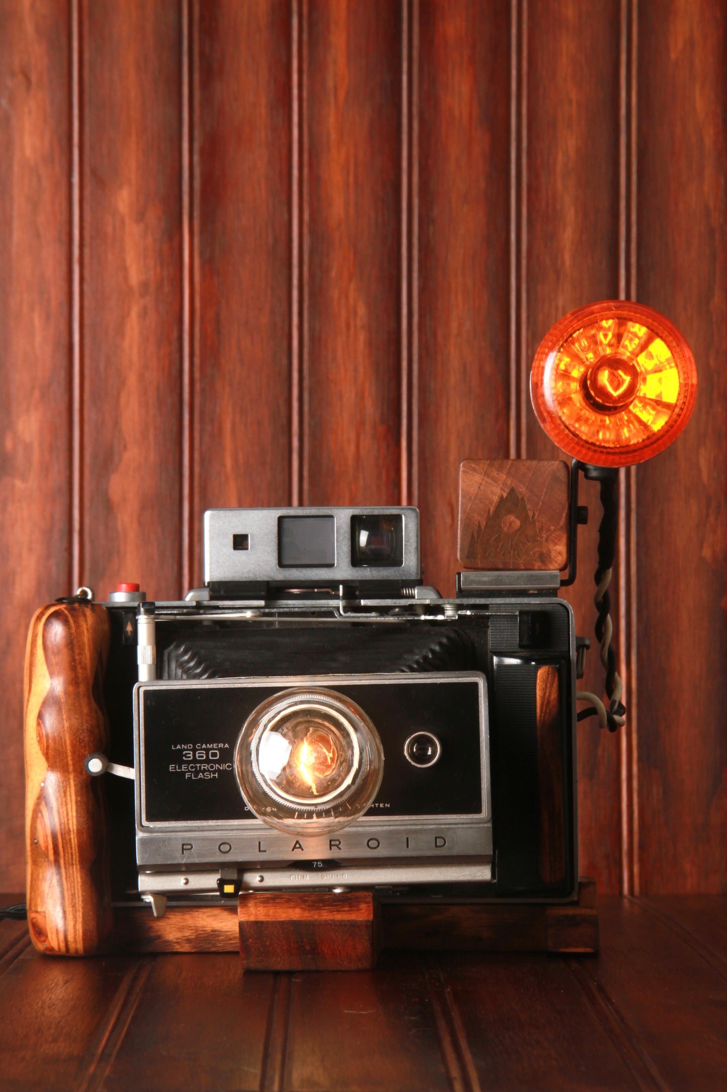 Polaroid 360 Land Camera Lamp