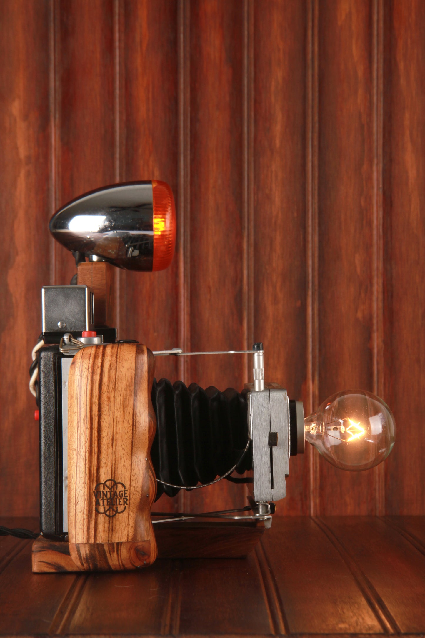 Polaroid 360 Land Camera Lamp