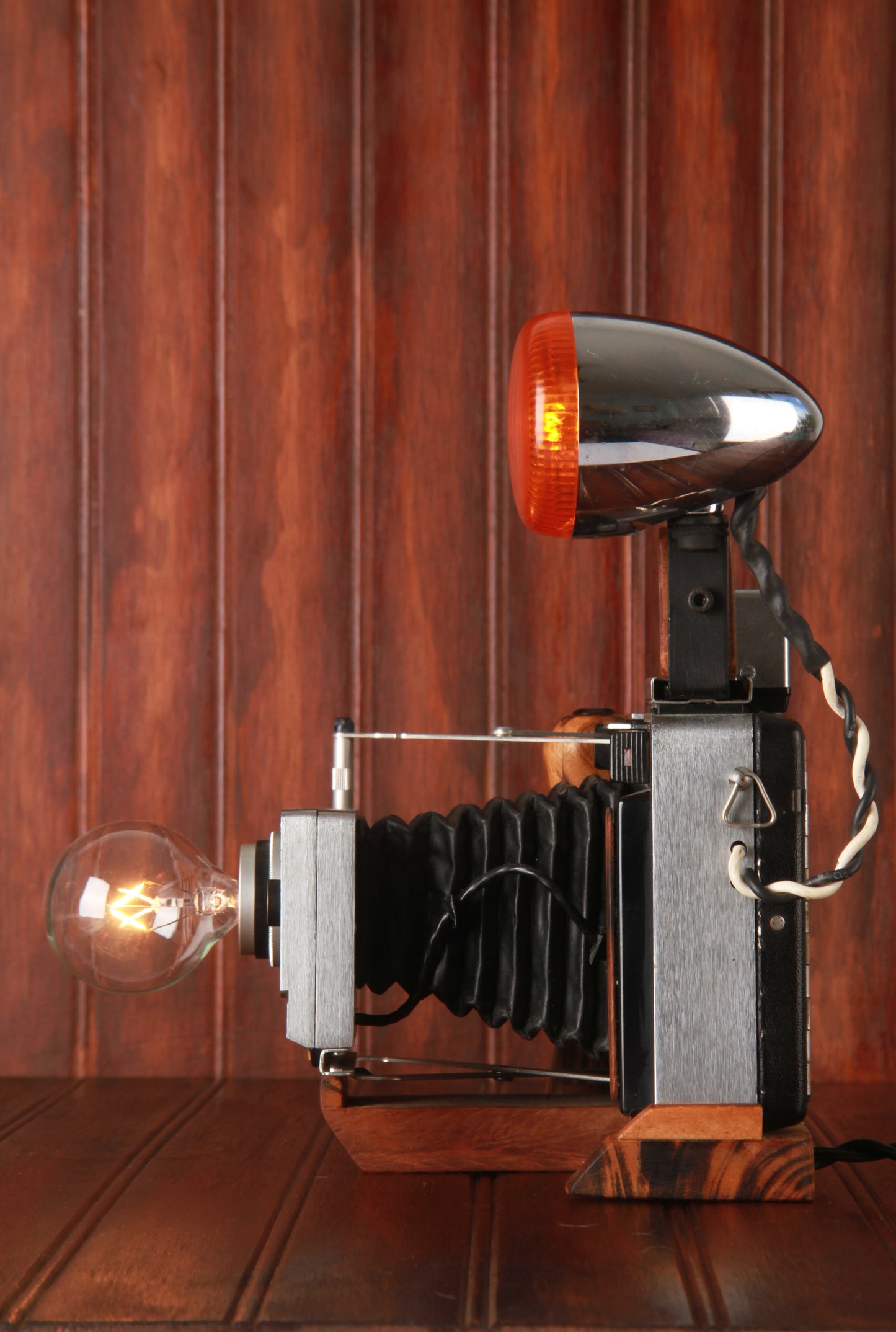 Polaroid 360 Land Camera Lamp