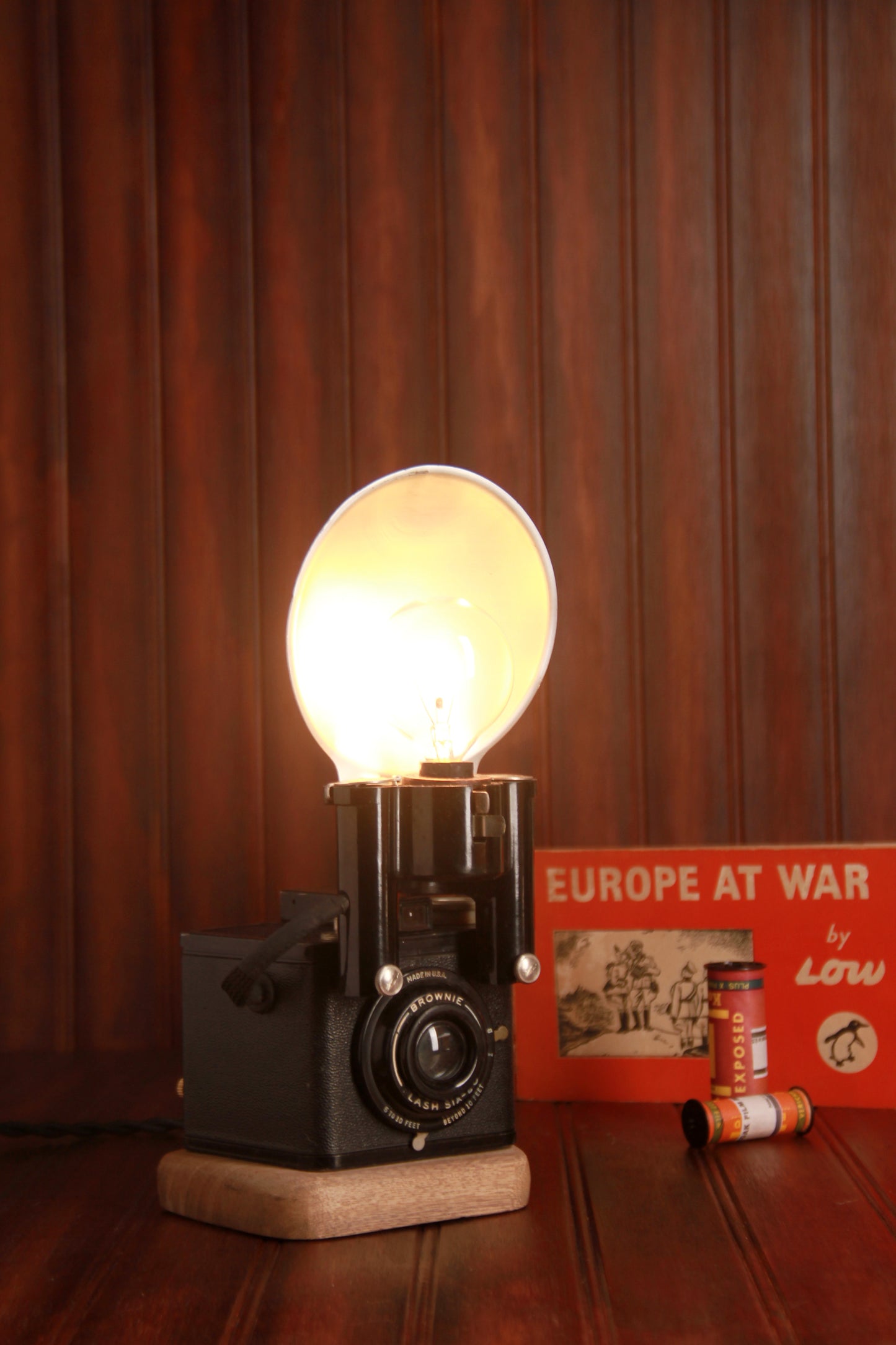 Brownie six 20 Camera Lamp