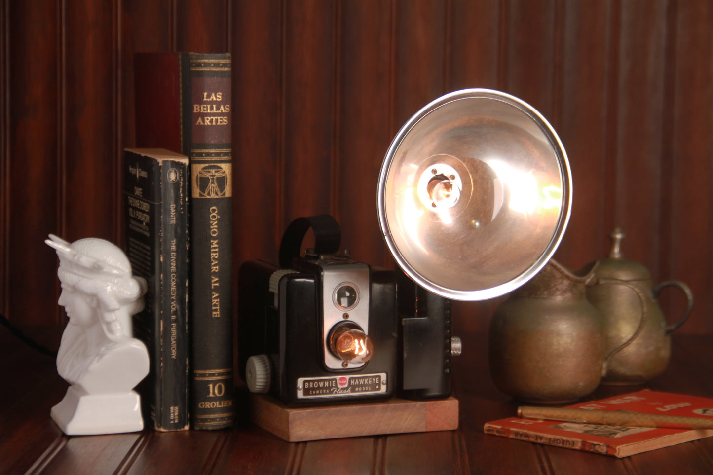 Brownie Hawkeye Camera Lamp