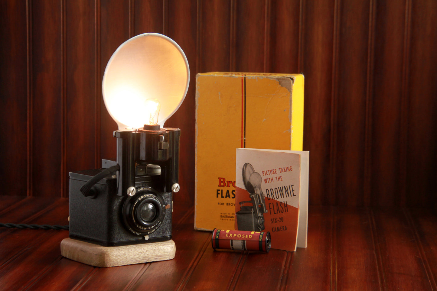 Brownie six 20 Camera Lamp