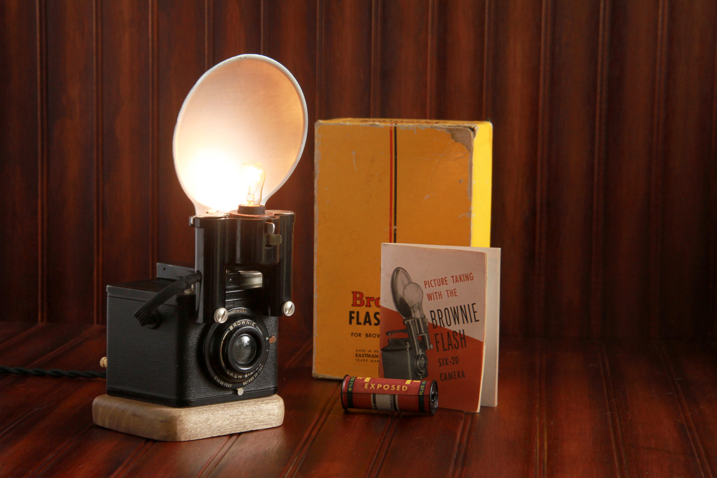 Brownie six 20 Camera Lamp