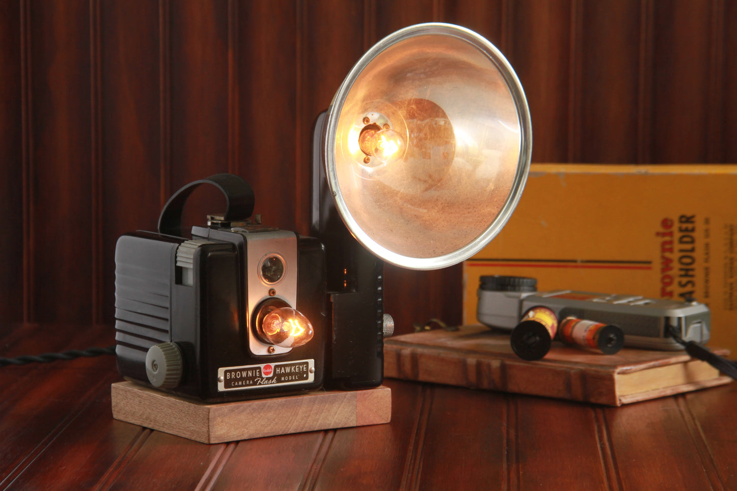 Brownie Hawkeye Camera Lamp